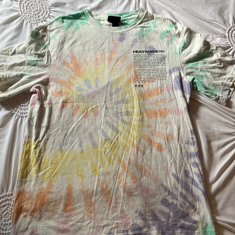 H & M Relaxed Fit Tie Dye Heatwave(s) Tee - Picture 2 of 5